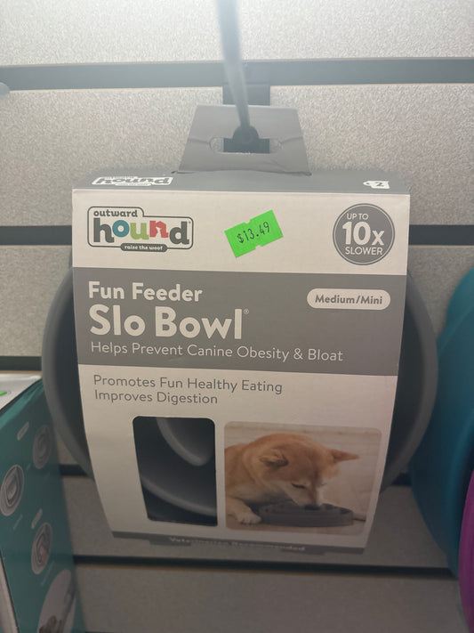 Outward Hound Fun Feeder Slo Bowl, Medium Slow Feeder Dog Bowl, 2 Cups, Gray
