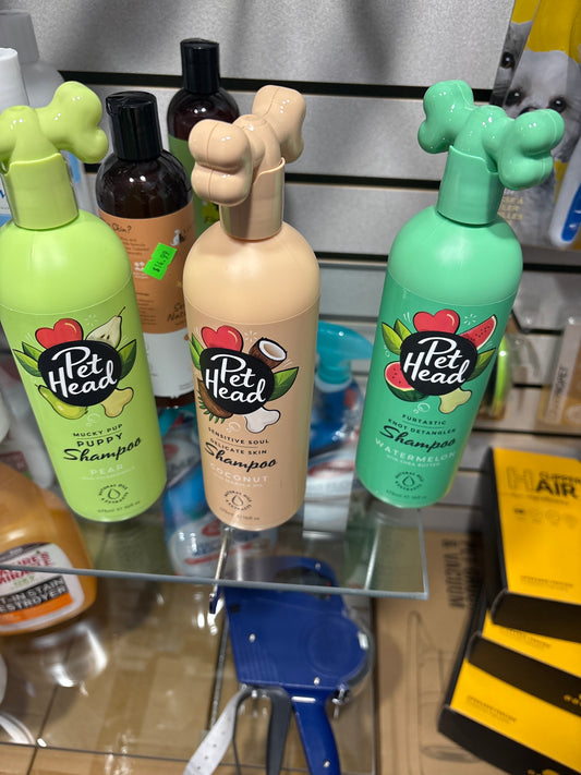 Mucky Pup Puppy Shampoo 16 fl. oz. Pear Scent. Dog shampoo with Natural and Vegan Ingredients. Gentle and Moisturizing formula for Puppies over 8 weeks of age. Made in USA