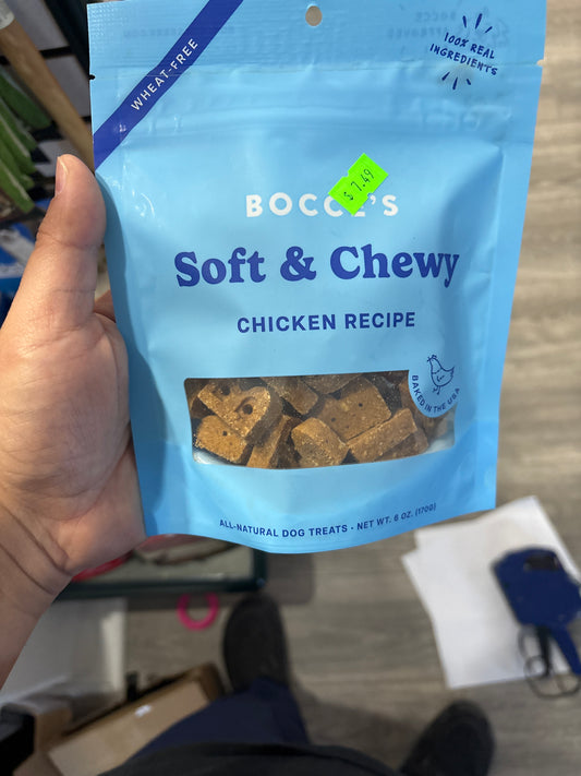 Bocce's Bakery Oven Baked Chicken Recipe Treats for Dogs, Wheat-Free Everyday Dog Treats, Made with Real Ingredients, Baked in The USA, All-Natural Soft & Chewy Cookies, Chicken, 6 oz