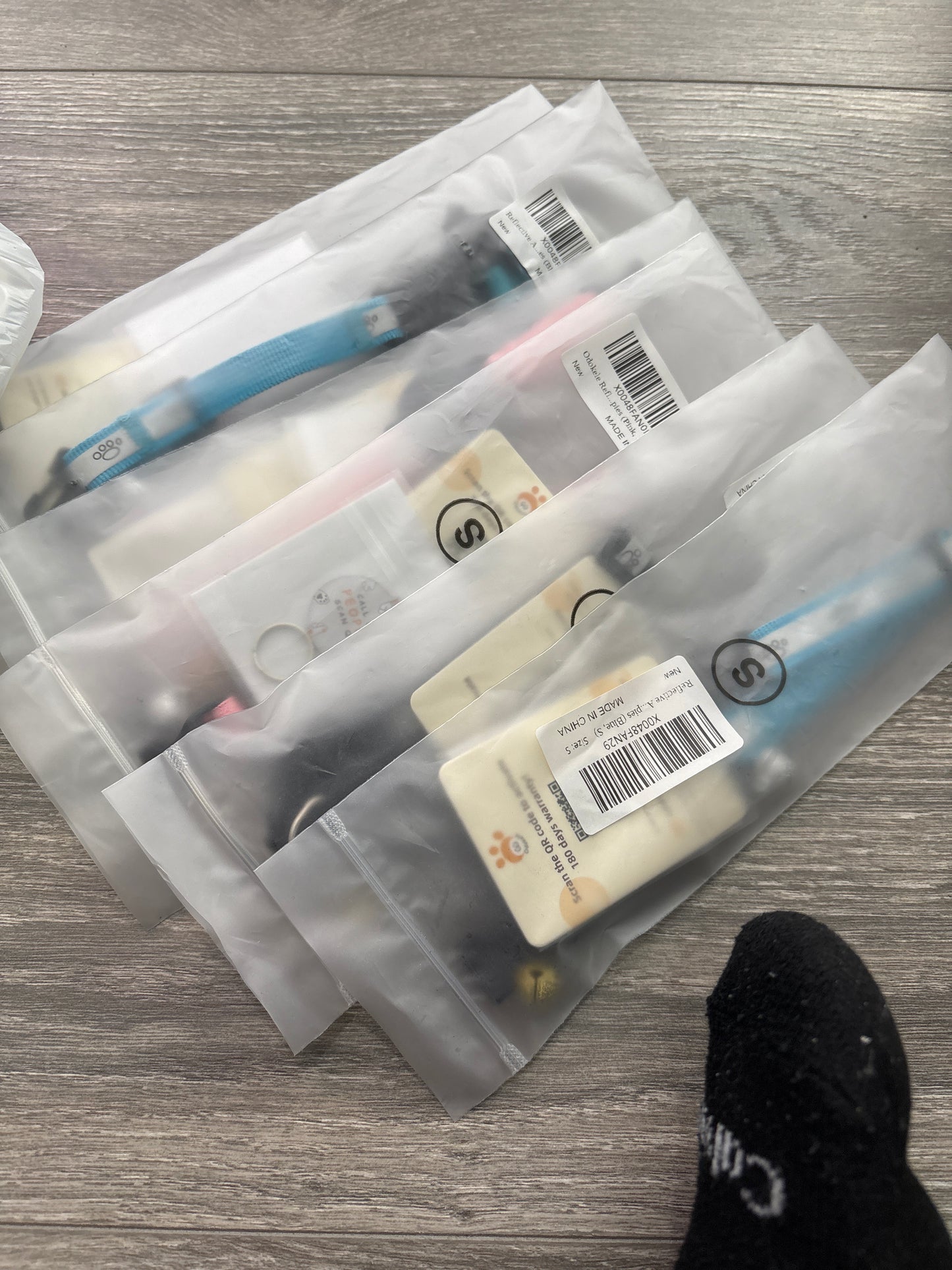 Reflective AirTag Cat Collar, Integrated Cat Tracker Collar with Air Tag Holder and Bell, Safety Elastic Band Cat GPS Collars for Girl Boy Cats, Kittens and Puppies